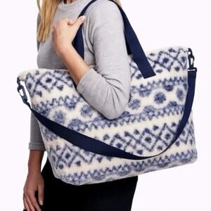NWT Victoria’s Secret PINK Fair Isle Sherpa Weekender Tote Bag White Blue